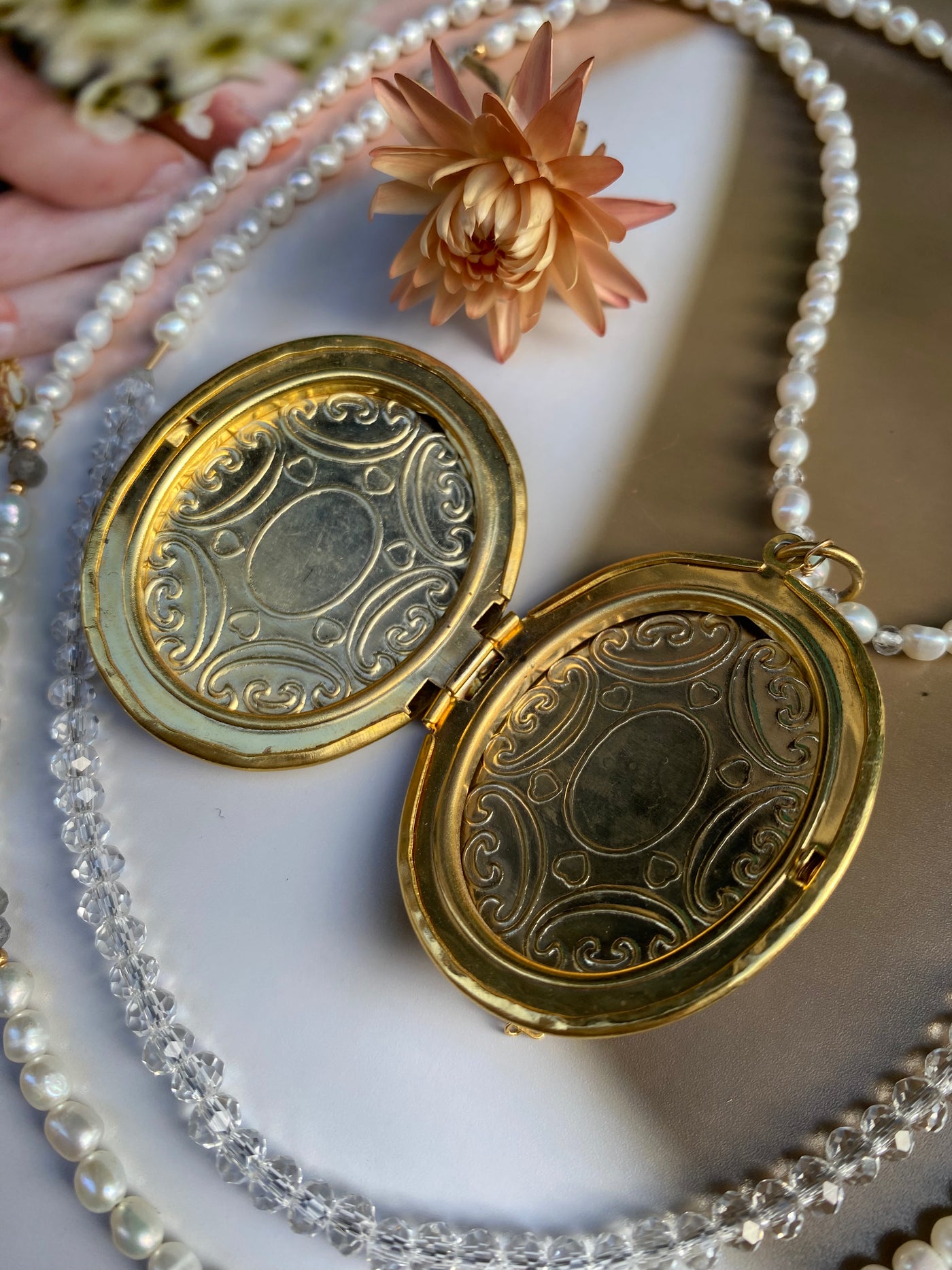 The Golden Heirloom Locket Necklace