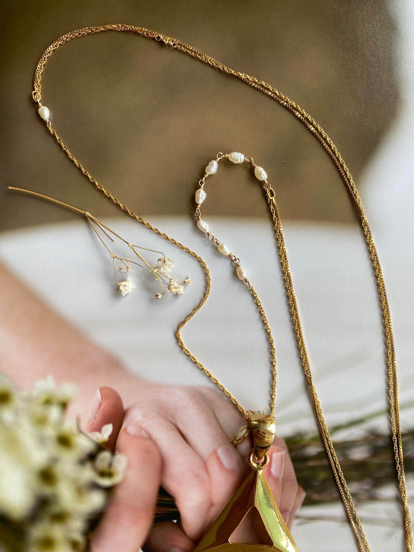 Golden Alignment Necklace