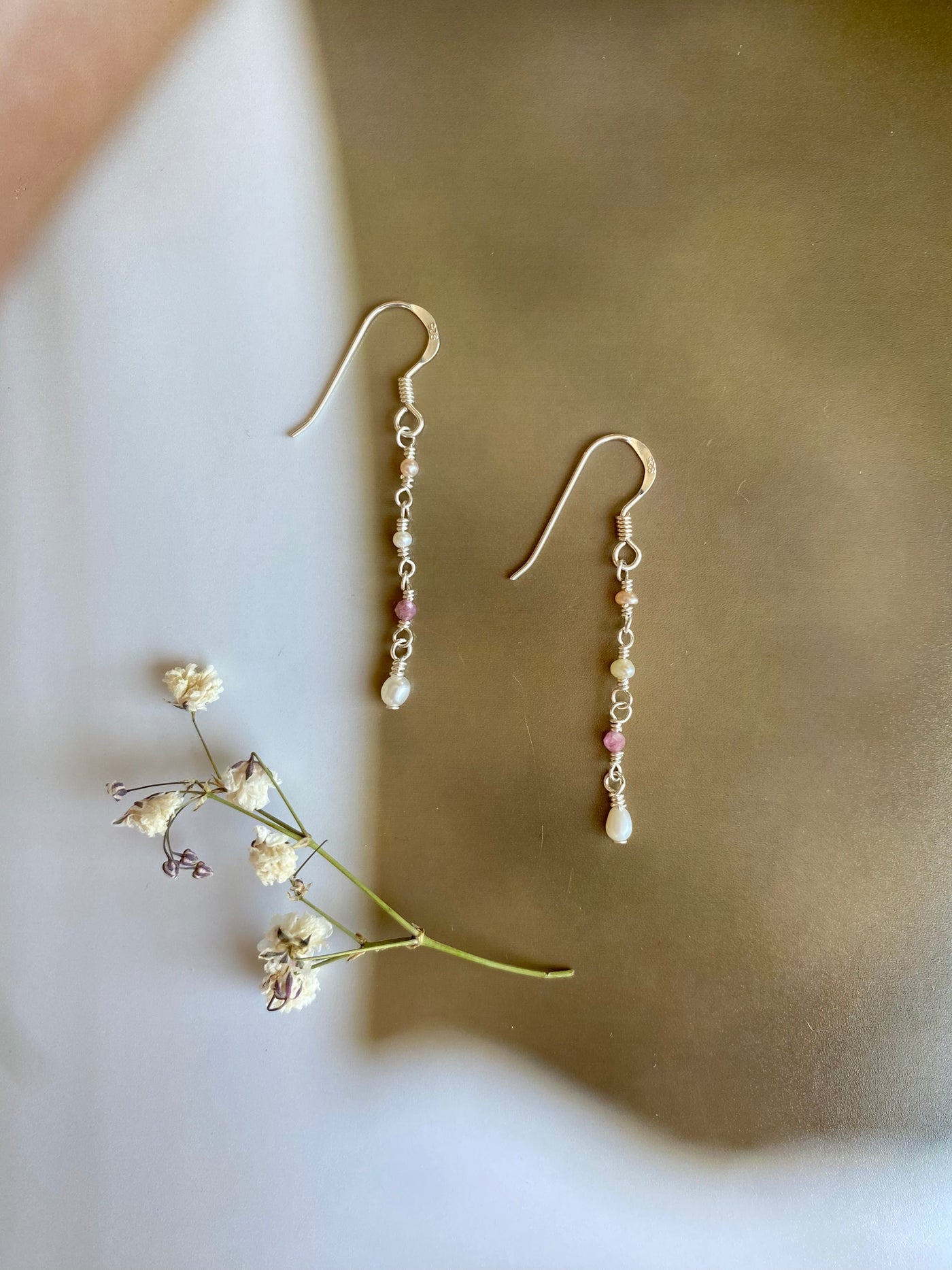 Baby Pearl Lover Earrings