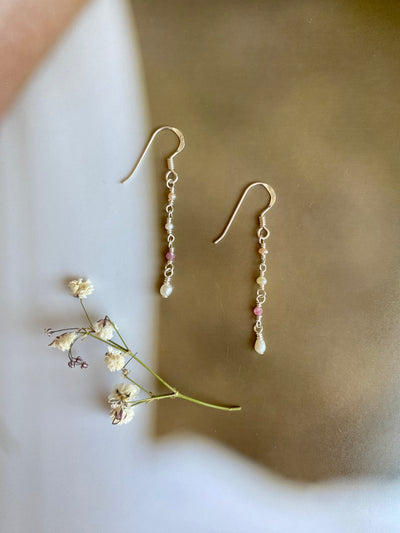 Baby Pearl Lover Earrings