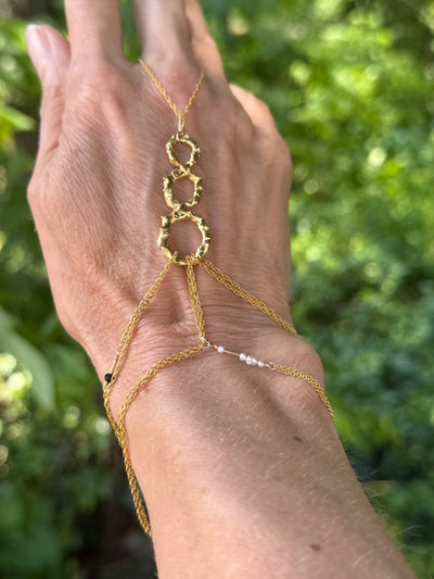 "It Girl" Hand Chain