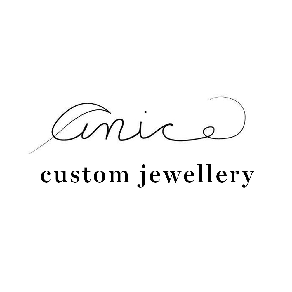 yellow gold disc charm size