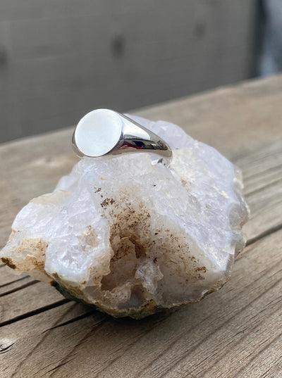 The Get Circular Signet Ring in Sterling Silver